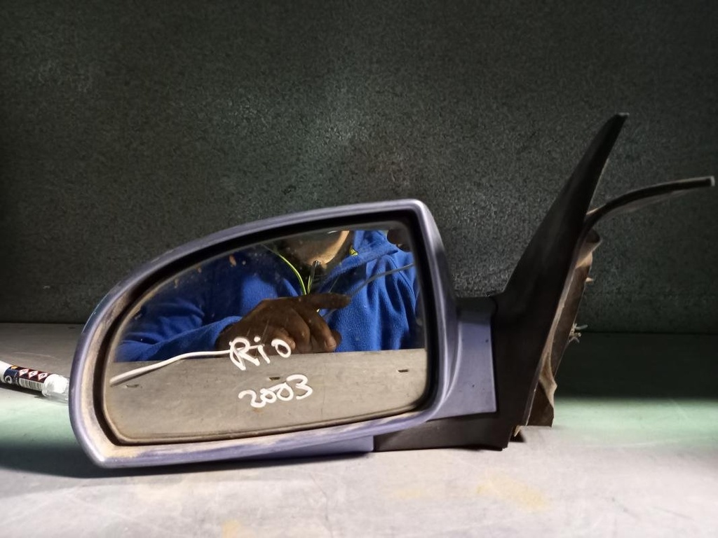 Retrovisor izquierdo - Kia Rio I Hatchback (DC) (1.3 i (75 cv)) (2003)