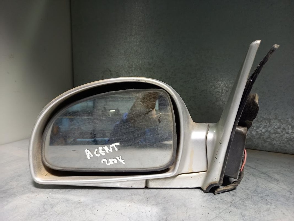 Retrovisor izquierdo - Hyundai Accent Hatchback II (1.3 i 12V GL (86 cv)) (2004)