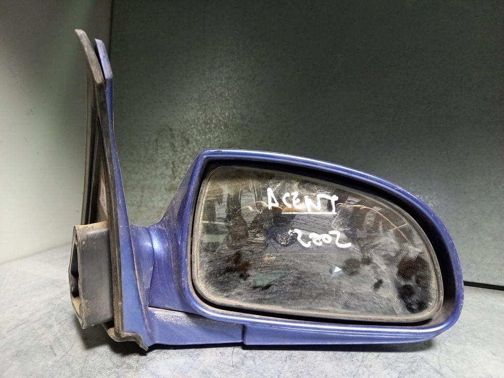 Retrovisor derecho - Hyundai Accent II (1.5 i 16V GT (99 cv)) (2000)