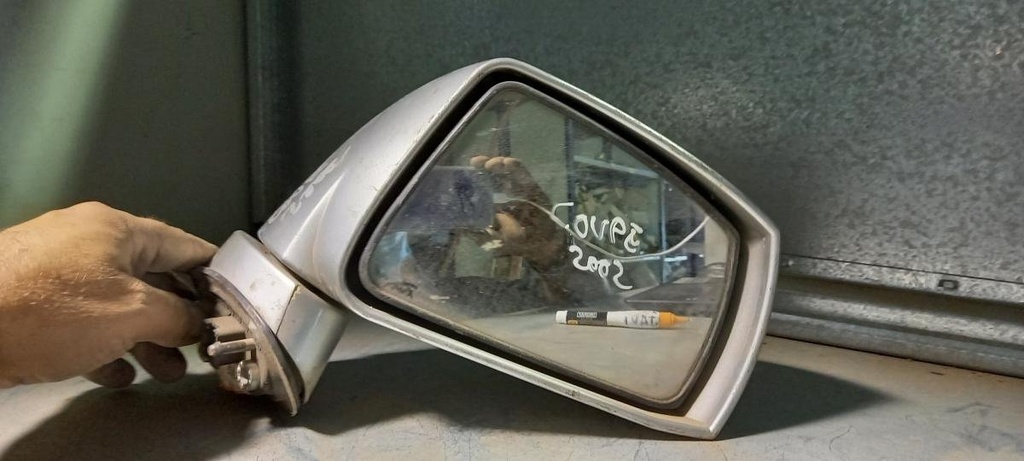 Retrovisor derecho - Hyundai Coupe III (GK) (2.0 i 16V (143 cv) Automatico) (2002)