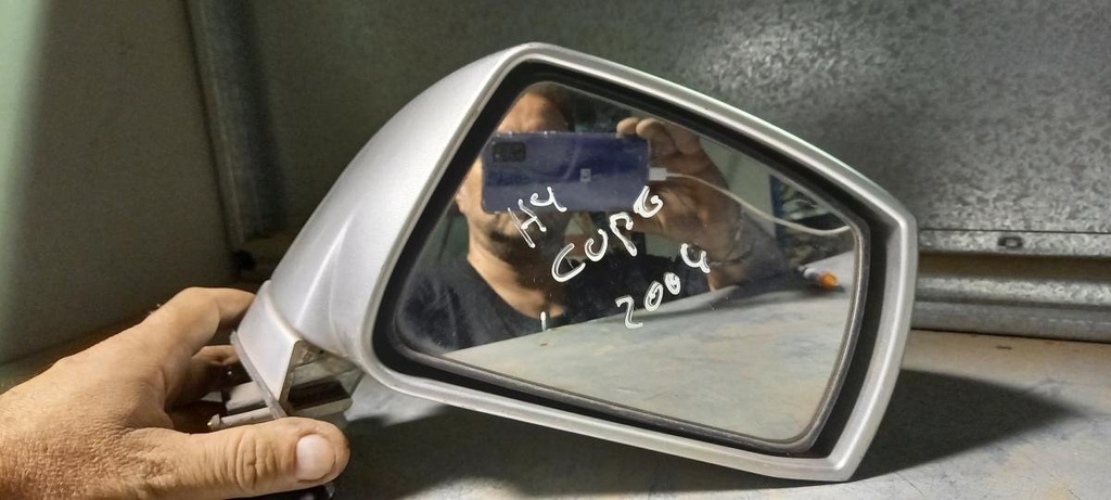 Retrovisor derecho - Hyundai Coupe III (GK) (2.0 i 16V (136 cv) Automatico) (2004)