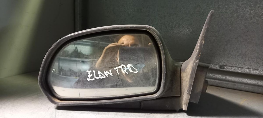 Retrovisor izquierdo - Hyundai Elantra II (2.0 16V (139 cv)) (2000)