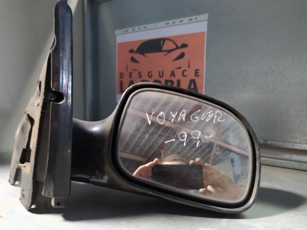 Retrovisor derecho - Chrysler Voyager II (GS) (2.4 i (150 cv)) (1999)