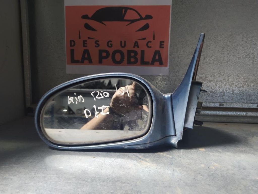 Retrovisor izquierdo - Kia Rio I Sedan (DC, Versión 2002) (1.3i (82 cv)) (2004)