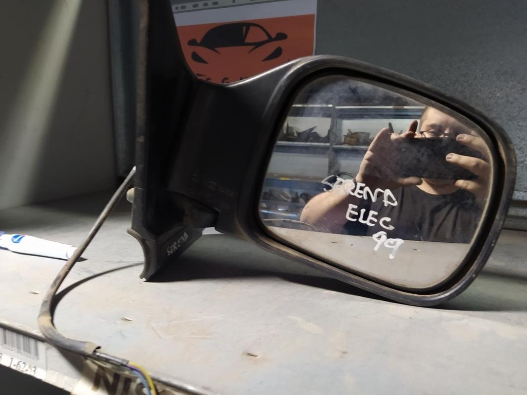 Retrovisor derecho - Nissan Serena (C23M) (2.0 16V (140 cv)) (1999)