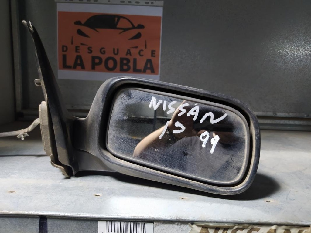 Retrovisor derecho - Nissan Primera (P11) (2.0 16V (115 cv)) (1999)