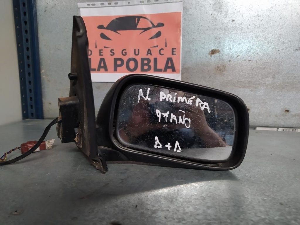 Retrovisor derecho - Nissan Primera (P10) (2.0 16V 4x4 (115 cv)) (1997)