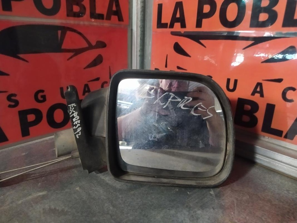 Retrovisor derecho - Renault Express Furgón (F40_, G40_) (1.2 (F406, G40A) (55 cv)) (1992)