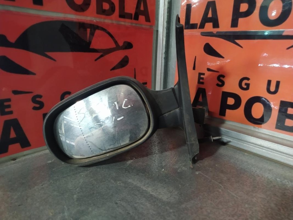Retrovisor izquierdo - Renault Scenic I (1.6i (90 cv)) (2001)