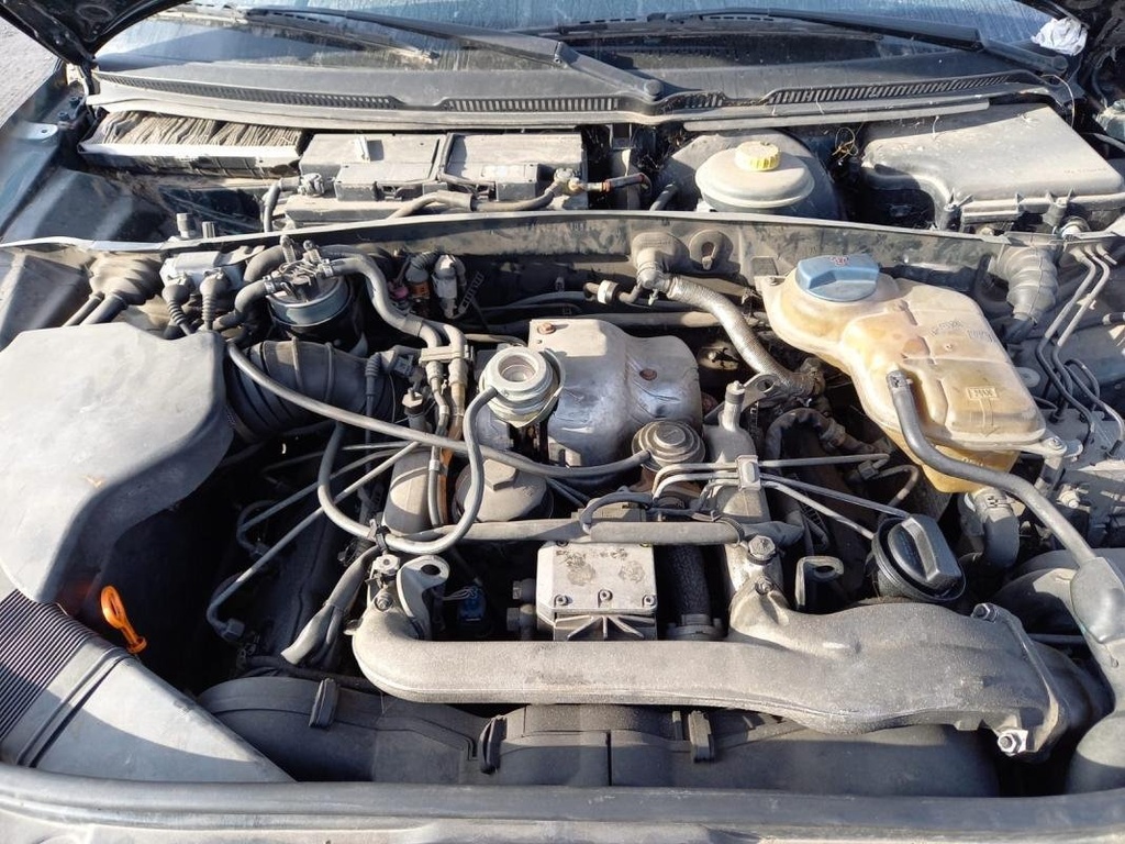 Motor - Audi A6 Avant (4B,C5) (2.5 TDI V6 (150 cv)) (2003)