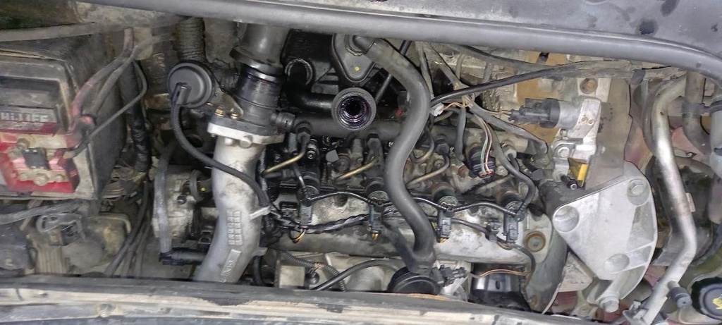 Motor - Renault Megane II CC (1.9 dCi (120 cv)) (2003)