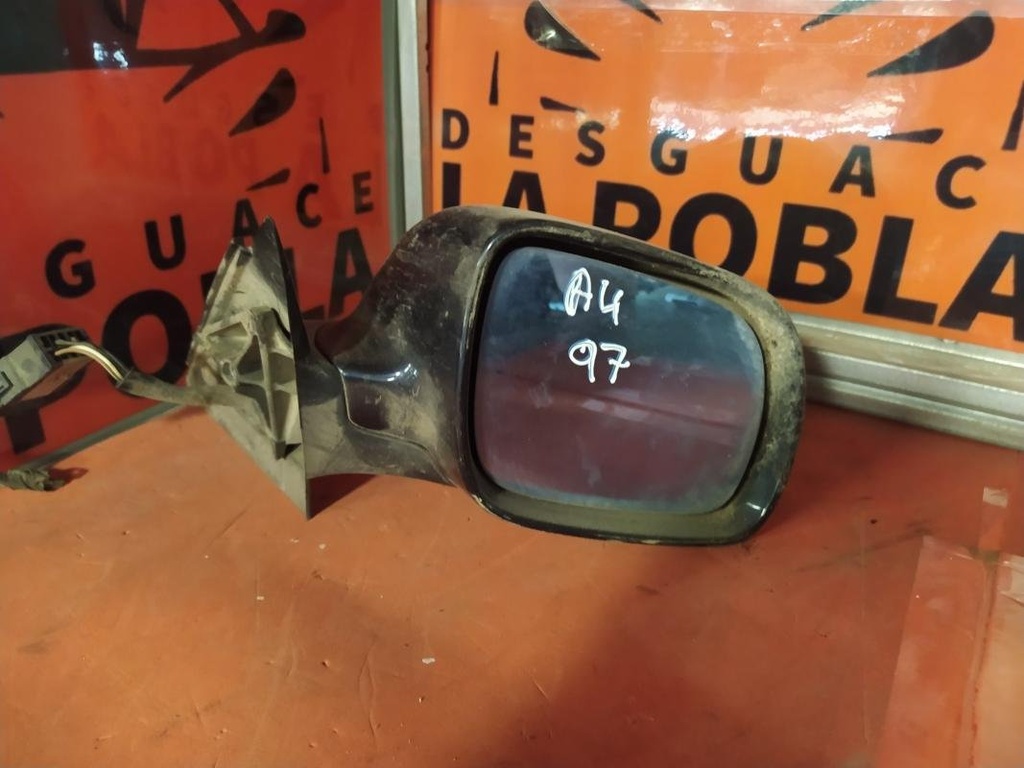Retrovisor derecho - Audi A4 (B5) Versión 1999 (1.8 20V (125 cv) quattro) (1997)