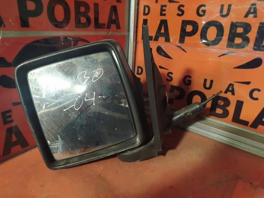 Retrovisor izquierdo - Opel Combo Tour C (1.7 DTI 16V (75 cv) ECOTEC) (2004)