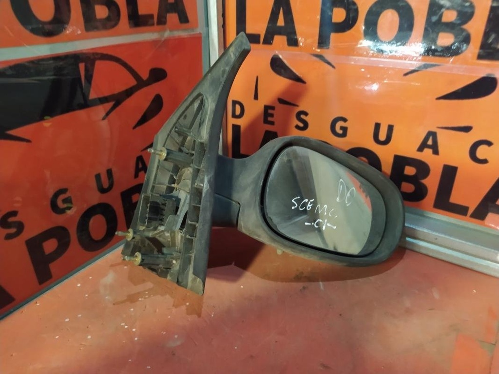 Retrovisor derecho - Renault Scenic I (1.6i (90 cv)) (2000)