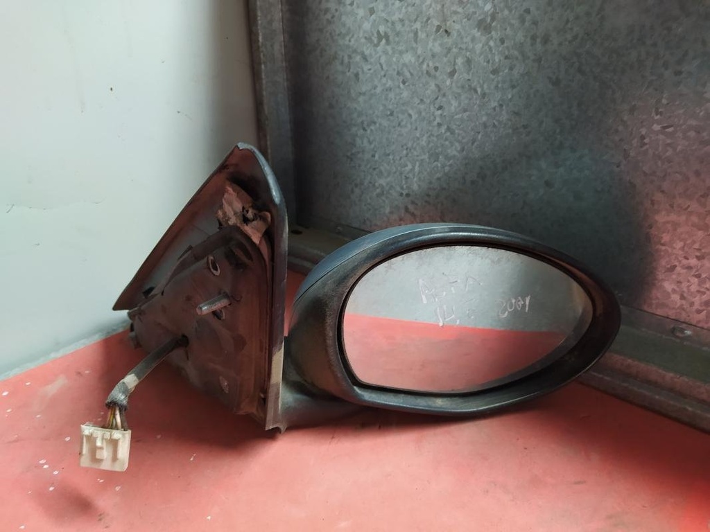 Retrovisor derecho - Alfa Romeo 147 3-Puertas (1.9 JTD (101 cv)) (2001)