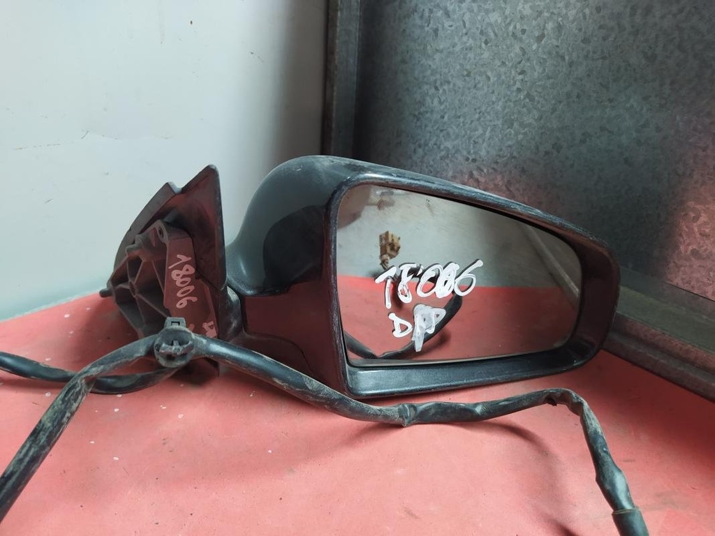 Retrovisor derecho - Audi A4 (B6 8E) (1.8 T (150 cv) quattro) (2004)