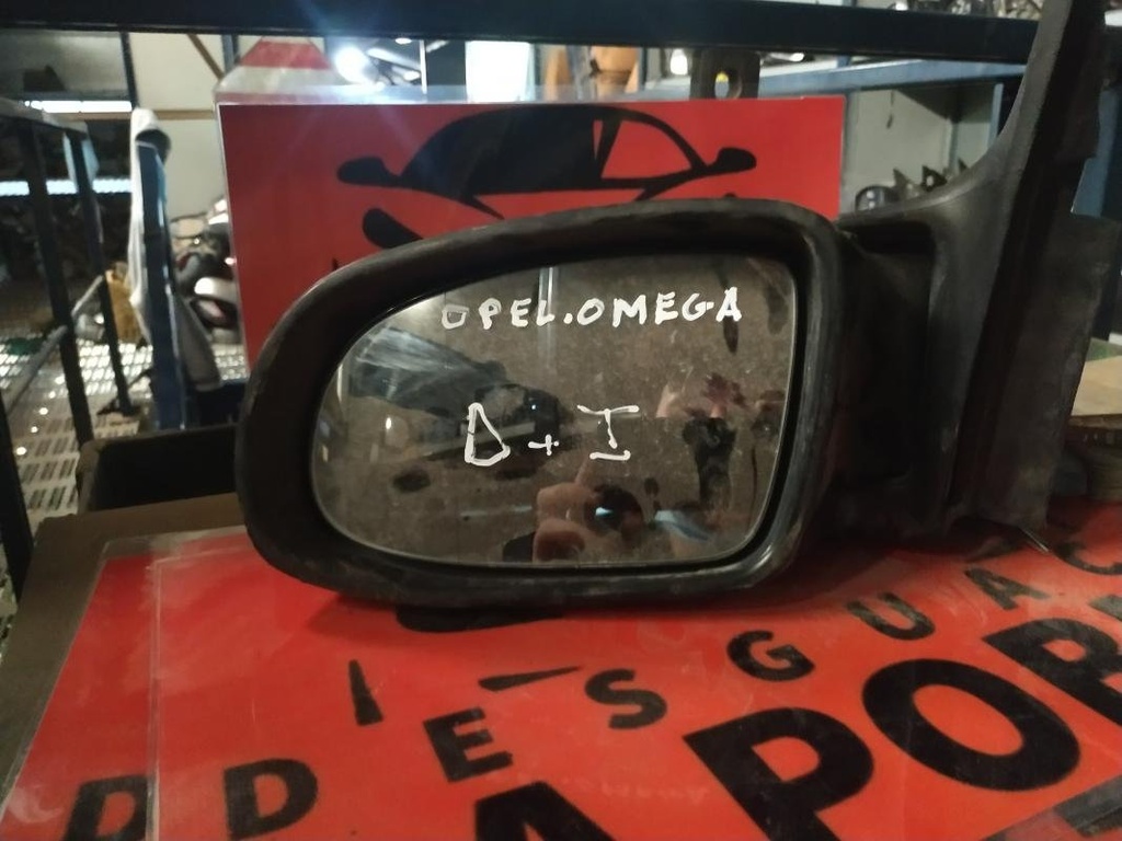 Retrovisor izquierdo - Opel Omega B (Versión 1999) (2.2i (144 cv) Automatico) (2001)