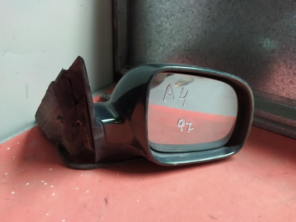 Retrovisor derecho - Audi A4 (B5) (1.8 20V (125 cv) Automatico) (1997)