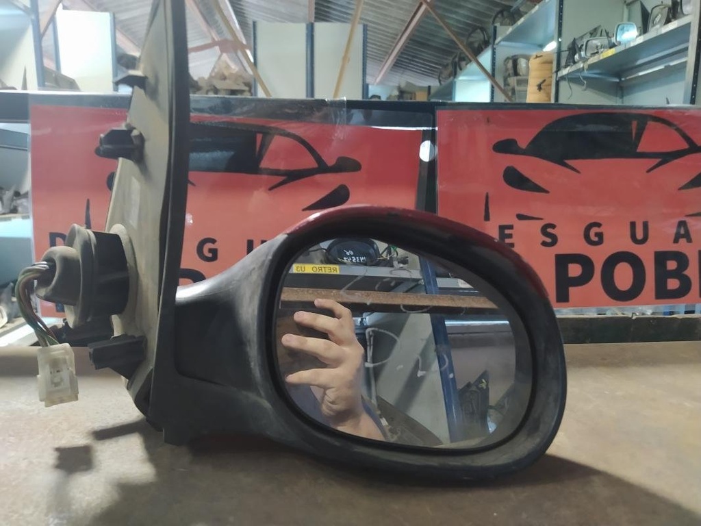 Retrovisor derecho - Peugeot 206 (1.4 HDi (68 cv)) (2001)