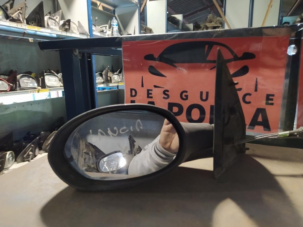 Retrovisor izquierdo - Lancia Y10 (156) (1.0 Fire 4WD (44 cv)) (1997)