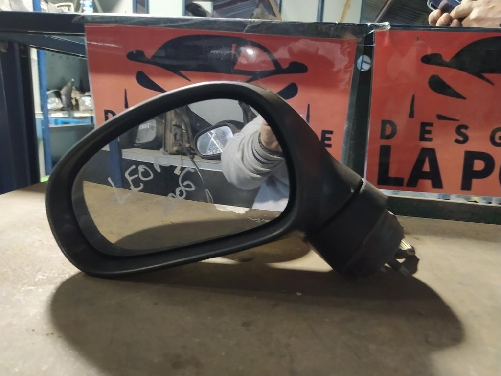Retrovisor derecho - Fiat Stilo (192) (1.4 i 16V (3 dr) (95 cv)) (2001)