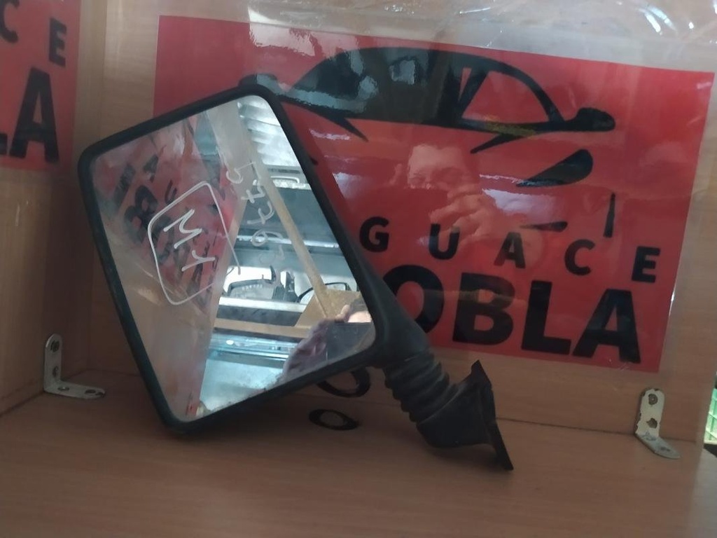 Retrovisor izquierdo - Fiat Fiorino (147) (1.3 Diesel (45 cv)) (2000)