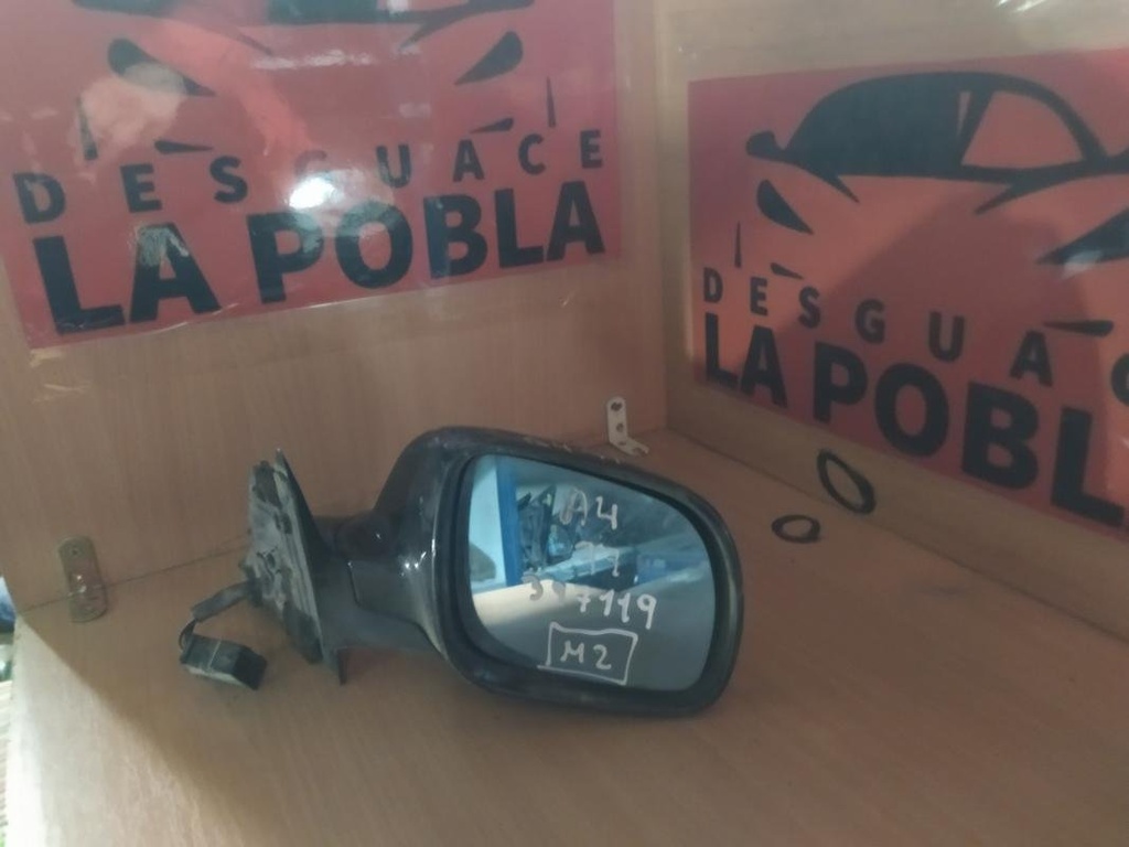 Retrovisor derecho - Audi A4 (B5) (1.8 20V (125 cv) Automatico) (1997)