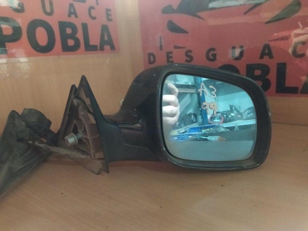 Retrovisor derecho - Audi A3 (8L) (1.8 20V (125 cv) Automatico) (1999)