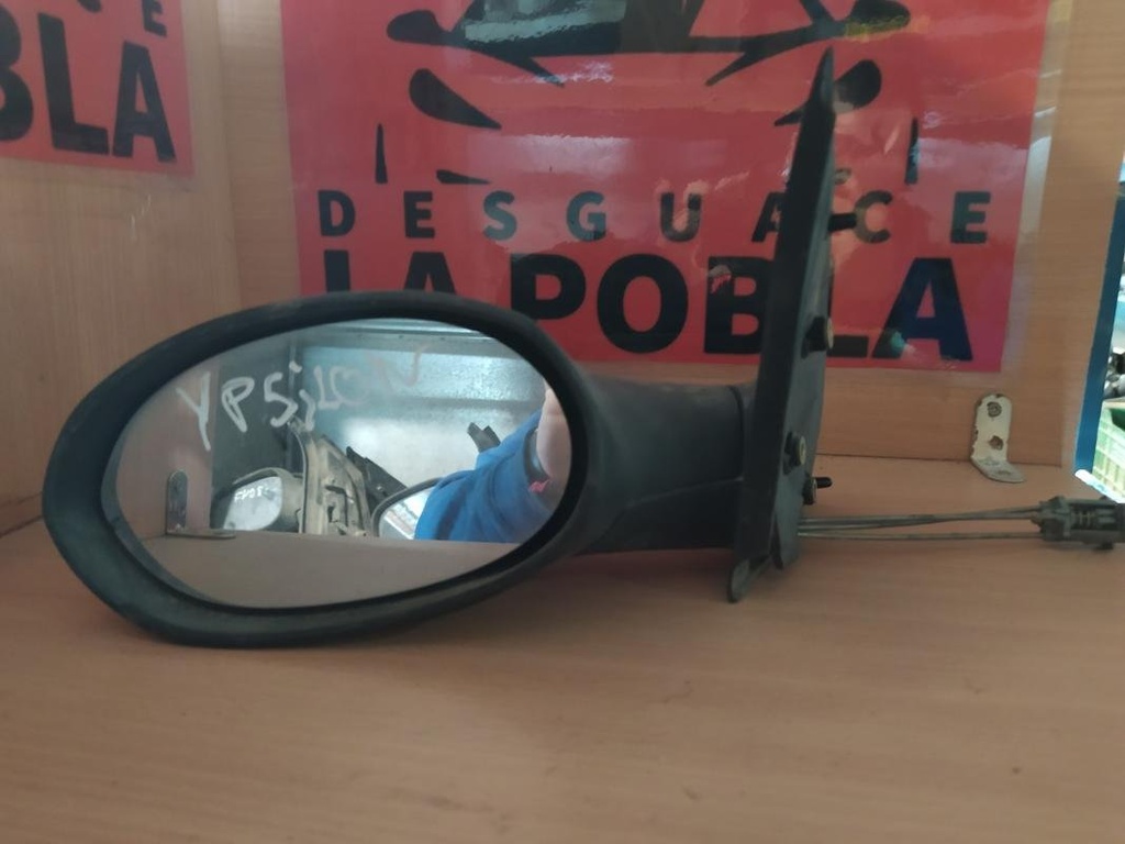 Retrovisor izquierdo - Lancia Ypsilon (843) (1.2 i 16V (80 cv)) (2003)