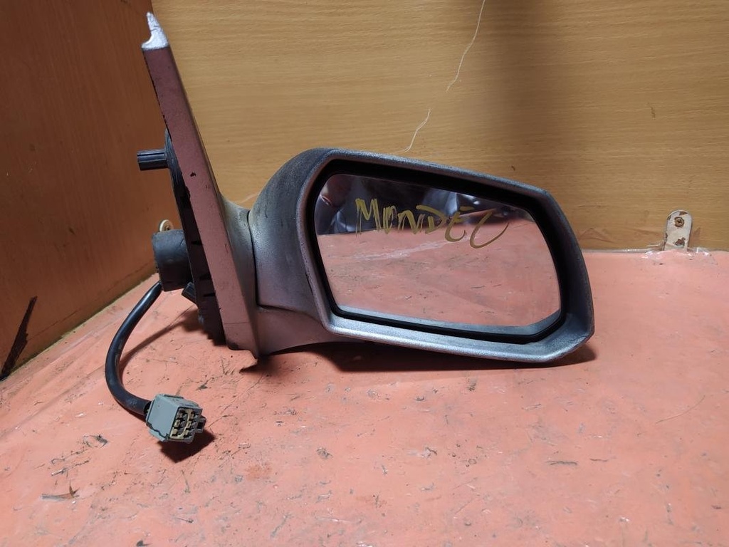 Retrovisor derecho - Ford Mondeo II Hatchback (2.0 16V (145 cv)) (2001)