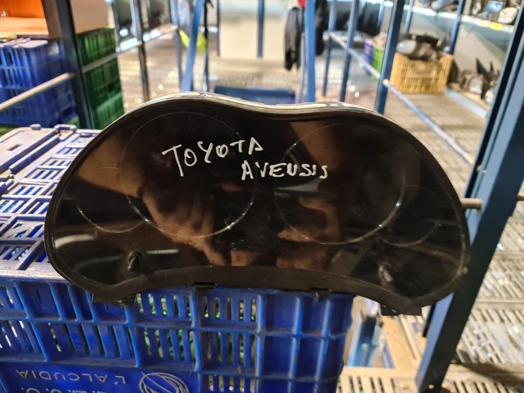 Cuenta kilometros - Toyota Avensis (T22) (2.0 (128 cv))