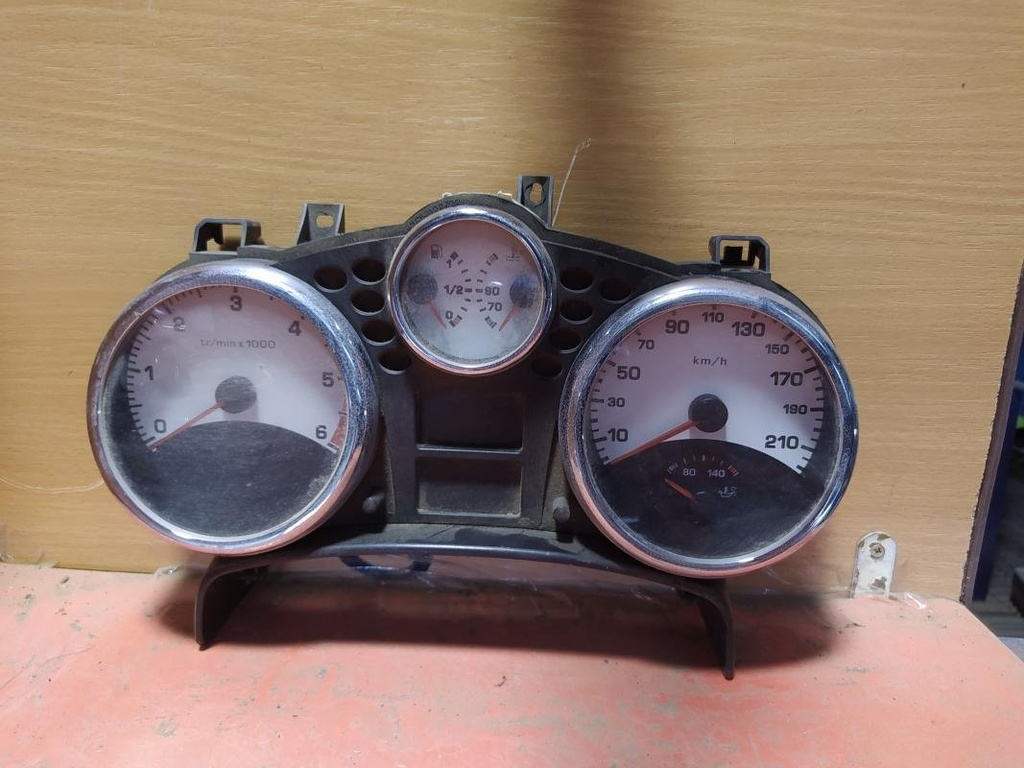 Cuenta kilometros - Peugeot 207 (1.4 i (75 cv)) (2006)