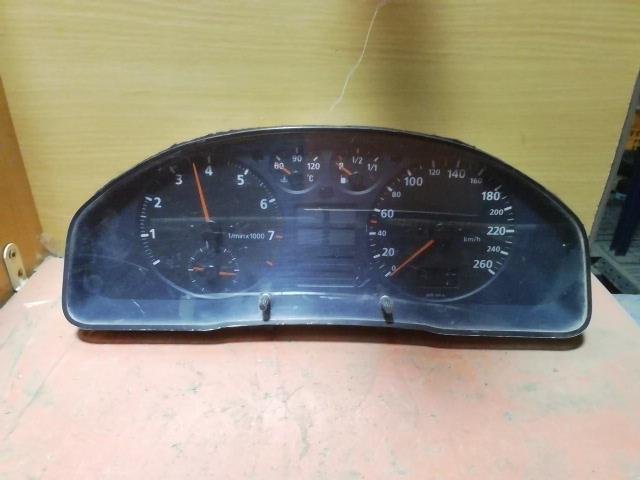 Cuenta kilometros - Audi A4 (B5) (1.8 20V (125 cv)) (1998)