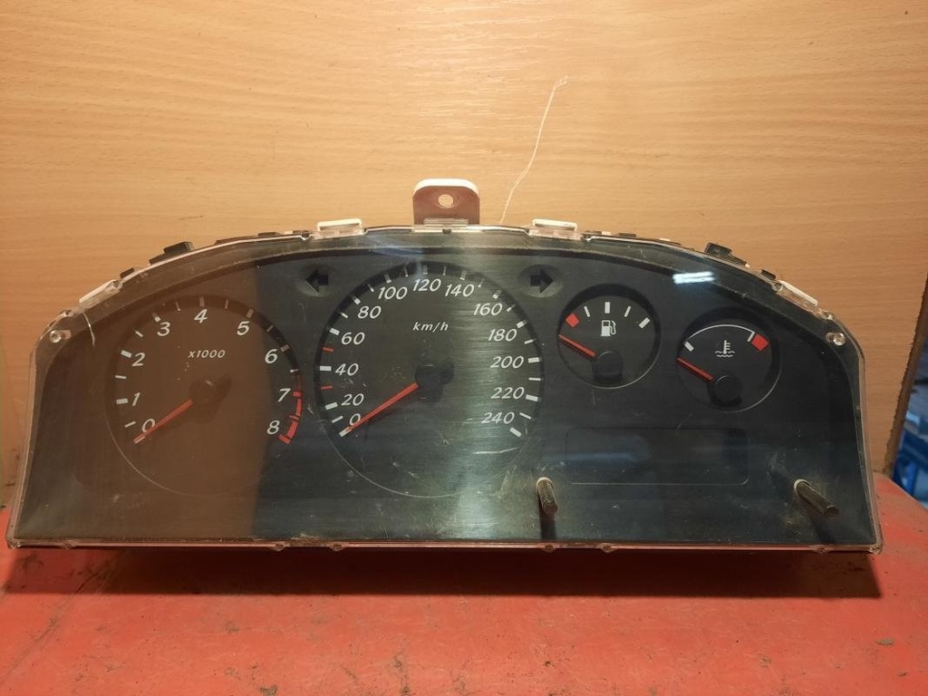 Cuenta kilometros - Nissan Almera II Hatchback (N16) (1.8 (114 cv) Automatico) (2002)