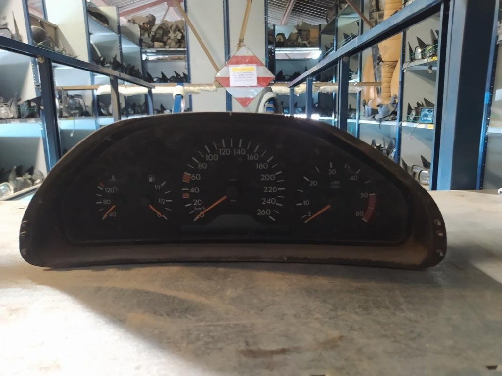 Cuenta kilometros - Mercedes Benz 200 (W124) (200 D (75 cv))