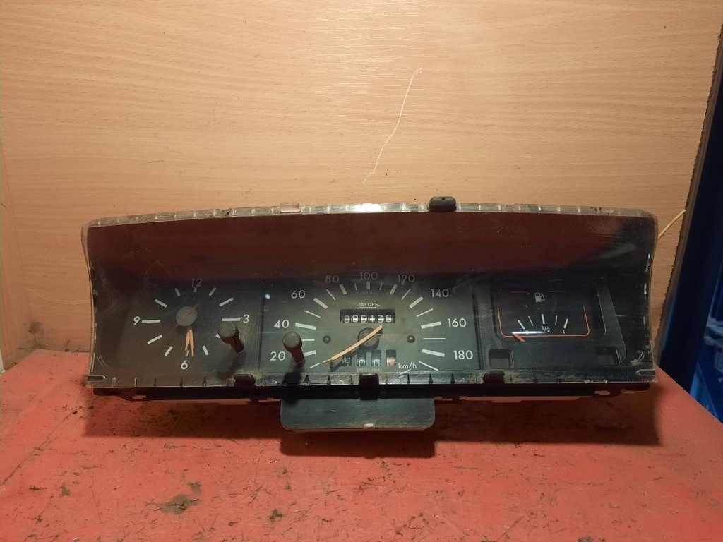 Cuenta kilometros - Peugeot 205 I (741A/C) (1.4 (80 cv))