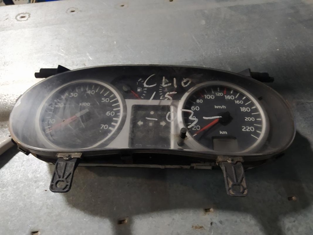 Cuenta kilometros - Renault Clio II (1.5 dCi (100 cv)) (2003)