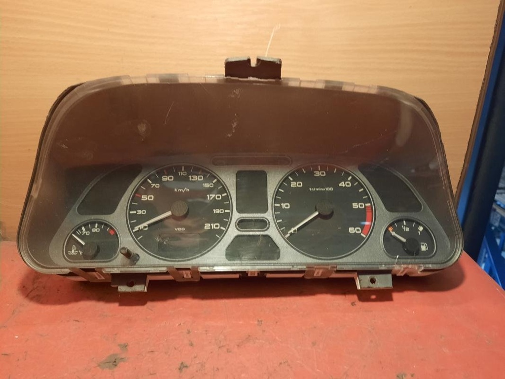 Cuenta kilometros - Peugeot 306 (7B) (1.9 D (69 cv))
