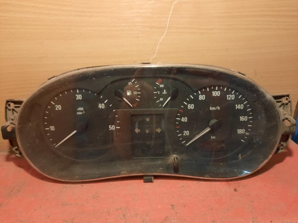 Cuenta kilometros - Ford Mondeo II Hatchback (2.0 16V (145 cv)) (2002)