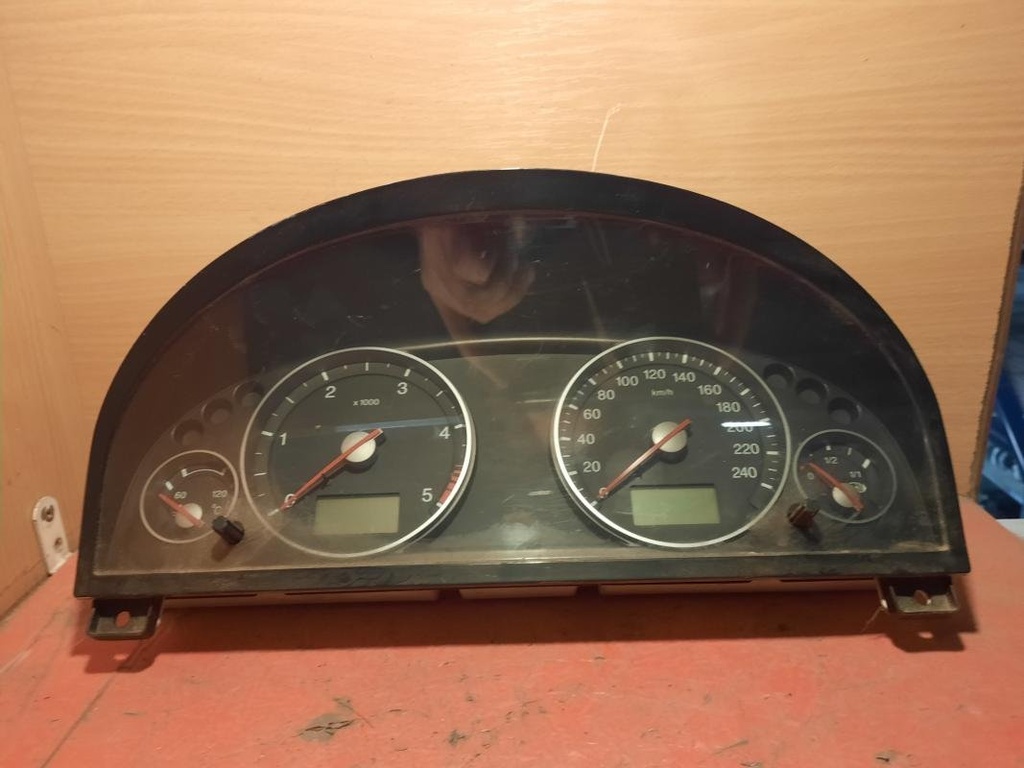 Cuenta kilometros - Ford Mondeo II Hatchback (2.0 16V (145 cv) Automatico) (2003)