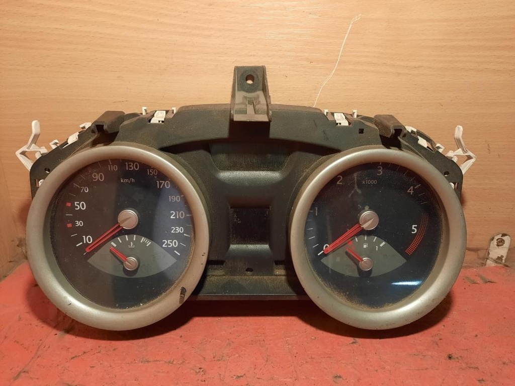 Cuenta kilometros - Renault Megane II (1.5 dCi (103 cv)) (2005)