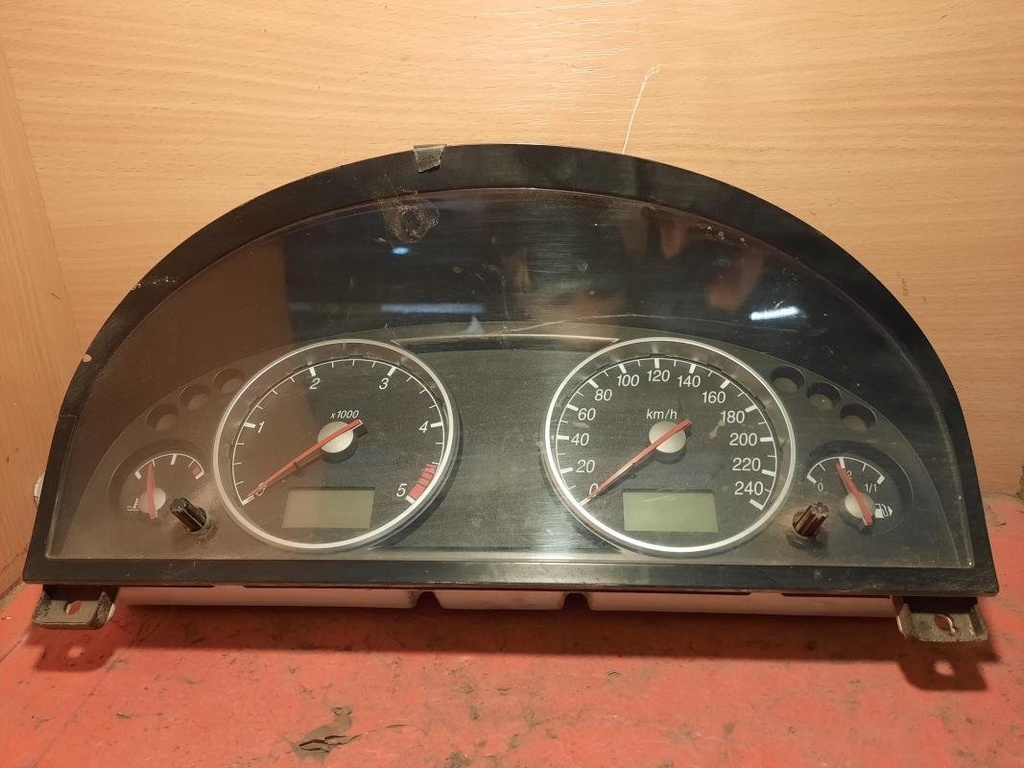 Cuenta kilometros - Ford Mondeo II Hatchback (2.0 TDCi (130 cv)) (2002)