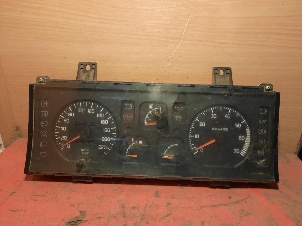 Cuenta kilometros - Renault Clio I (1.2 (B/C/S577) (54 cv)) (1991)