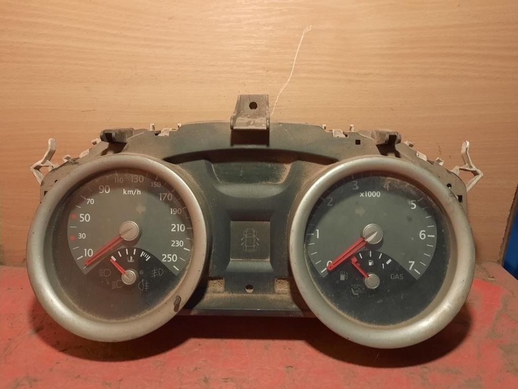 Cuenta kilometros - Renault Megane II (1.9 dCi (110 cv)) (2005)