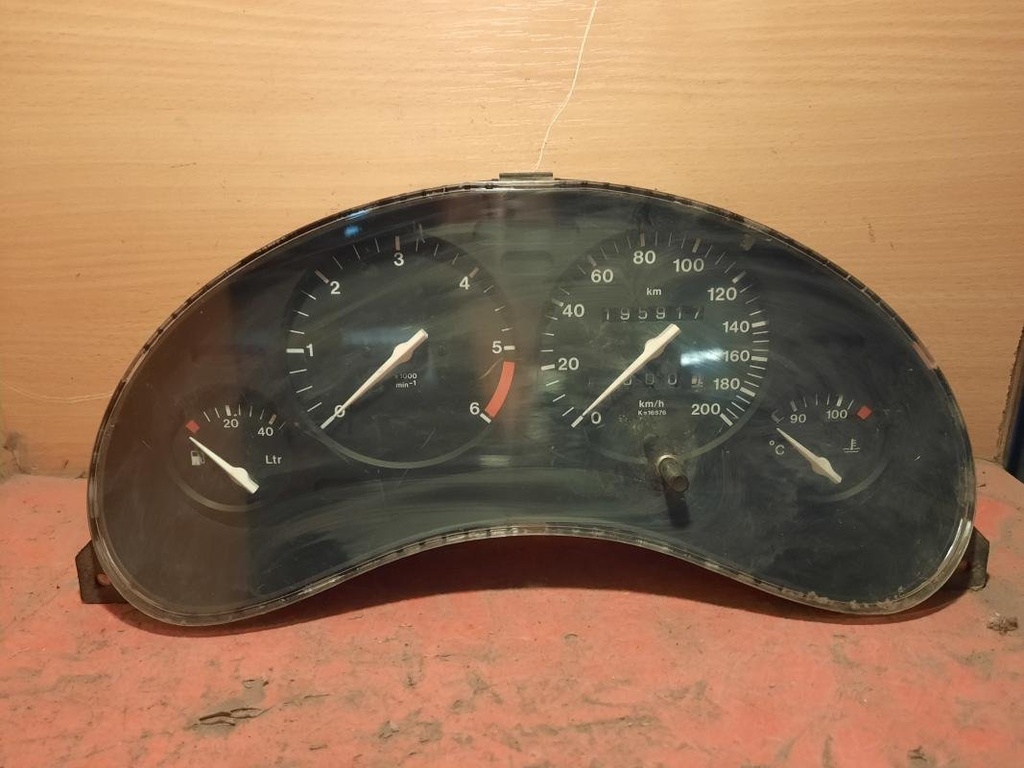 Cuenta kilometros - Opel Corsa B (1.4i (60 cv)) (1999)