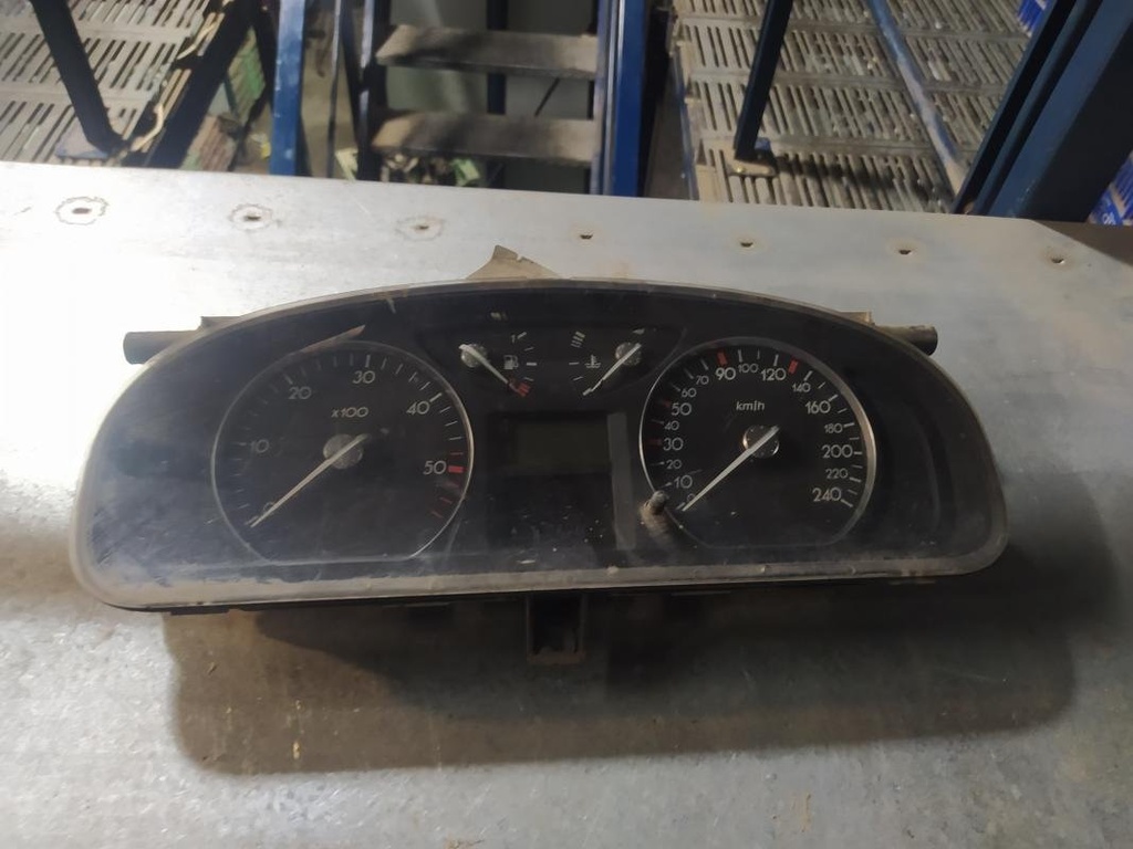Cuenta kilometros - Renault Laguna II (2.2 dCi (150 cv))