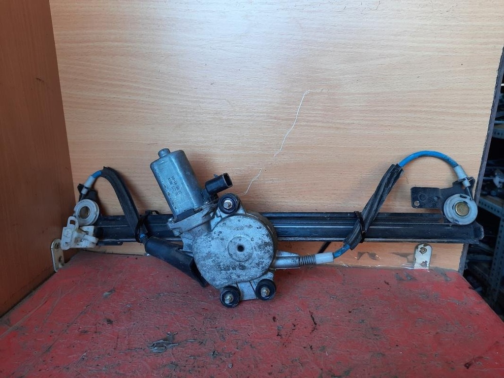 Elevalunas delantero izquierdo - Alfa Romeo 147 3-Puertas (1.9 16V JTD (140 cv))