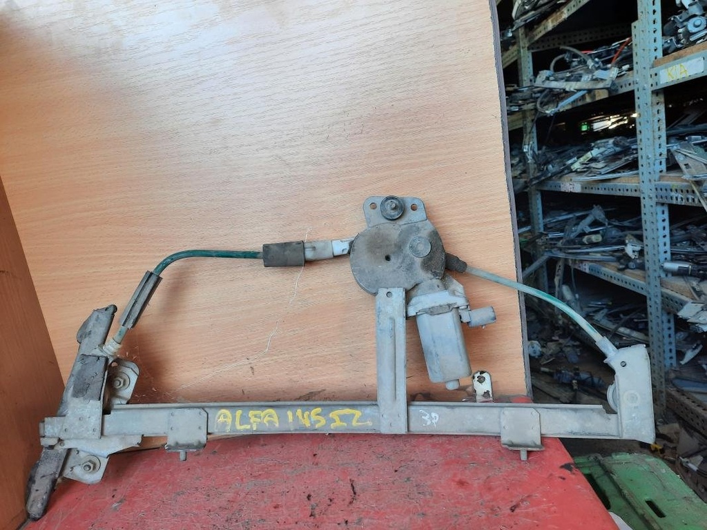 Elevalunas delantero izquierdo - Alfa Romeo 145 (1.4 I.E. 16V T.S. (103 cv))