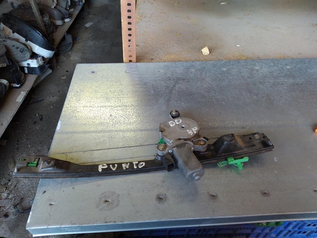 Elevalunas delantero derecho - Fiat Punto II (188) (1.2 16V (80 cv))