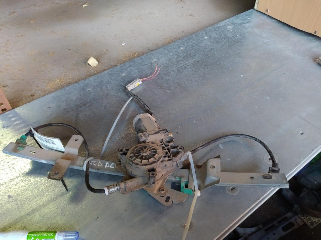 Elevalunas trasero izquierdo - Honda Accord I (SJ,SY) (1.6 EX (SY) (80 cv))